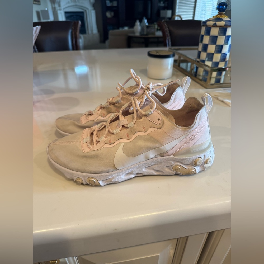 Nike React